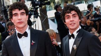 Javier Calvo y Javier Ambrossi ganan el Premio del Festival de Cannes 2026 al mejor director por 'La bola negra'