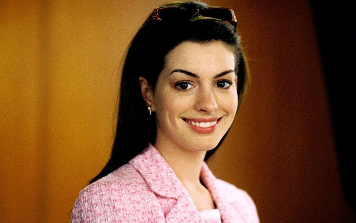 Anne Hathaway revela que sufrió de ceguera parcial durante diez años