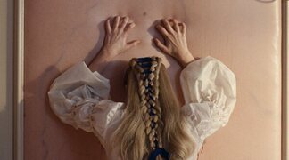 La directora de 'Cumbres Borrascosas' lamenta eliminar el pelo de las axilas de Margot Robbie
