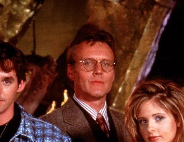Los actores de 'Buffy Cazavampiros' rinden tributo a Anthony Head tras su muerte