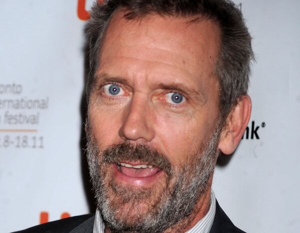 Hugh Laurie recupera el espíritu del Dr. House para responder a una crítica de la serie en redes