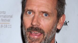 Hugh Laurie ataca con sarcasmo a las críticas a 'House' en redes sociales