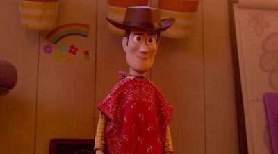 Tom Hanks cree que Disney podría usar IA para reemplazarlo en 'Toy Story 6', mientras Michael Caine va a narrar 'La odisea' sin abrir la boca