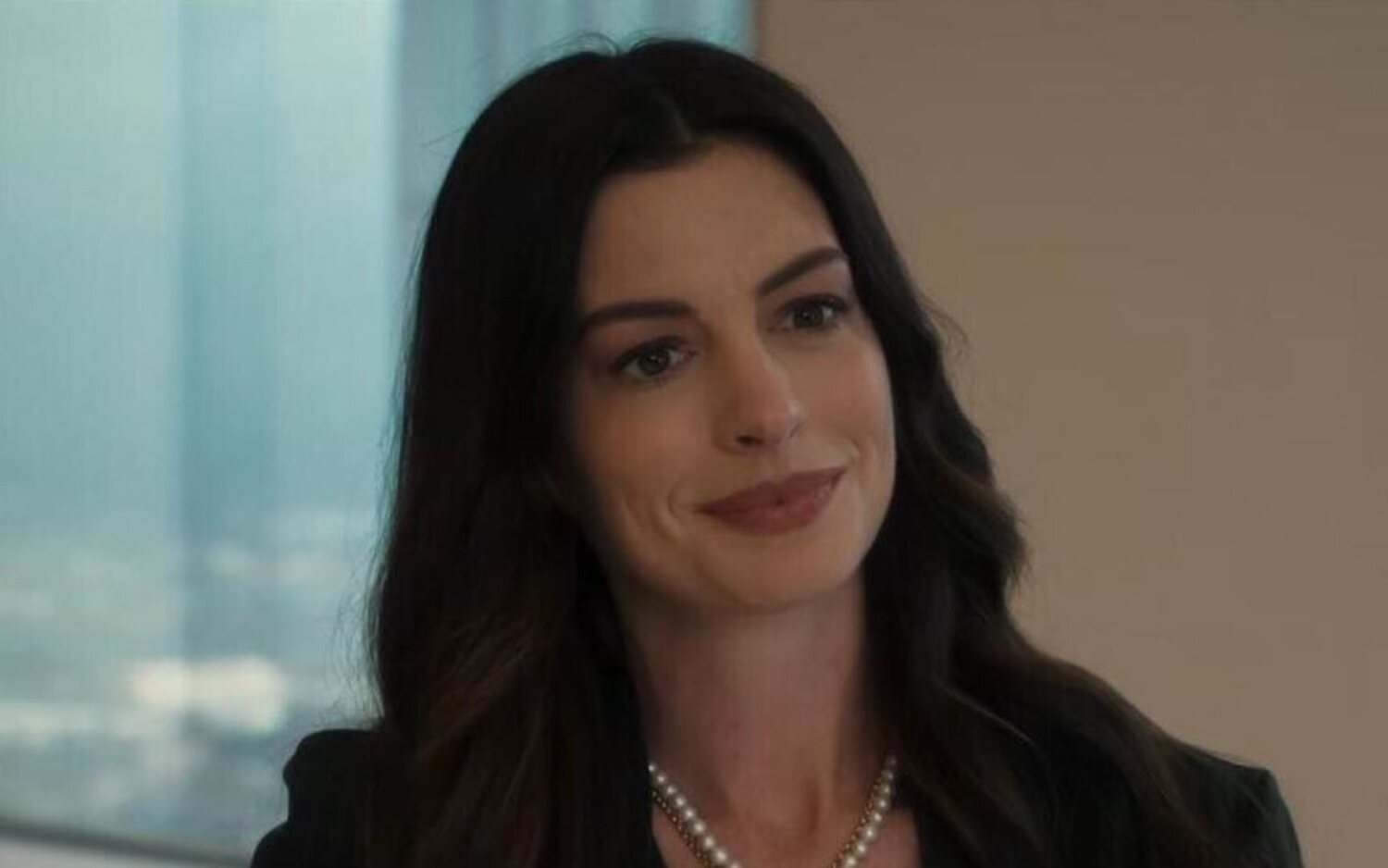 Anne Hathaway vuelve a casa con la llegada a streaming de 'El diablo viste de Prada 2'