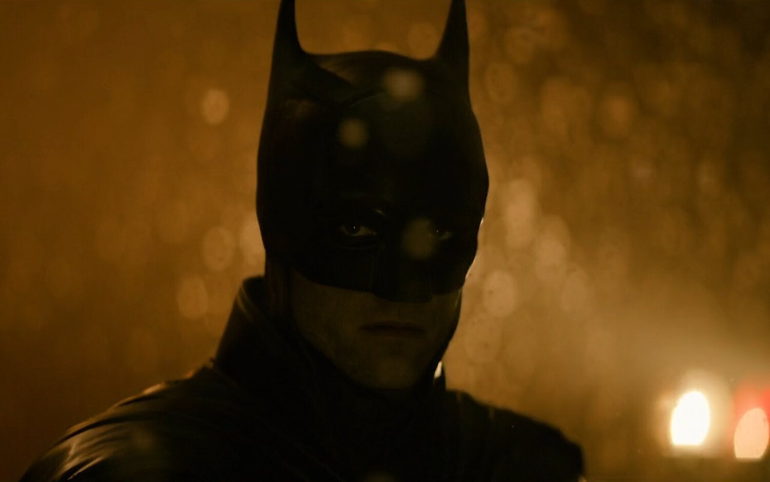 Robert Pattinson como el célebre superhéroe, impresionado por el retraso de 'The Batman: Part II'
