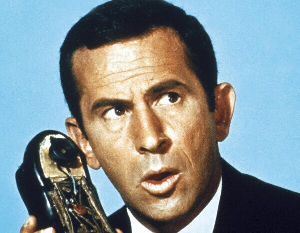 Warner Bros prepara un reboot de 'Superagente 86' con John Mulaney