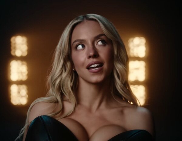 Sydney Sweeney se desnuda para un anuncio que enfurece a deportistas olímpicas