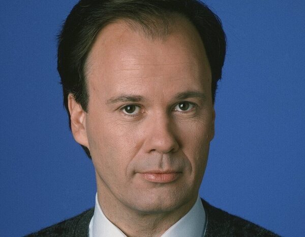 Muere Dennis Haskins, el director Belding de 'Salvados por la campana', a los 75 años