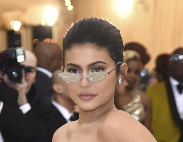 Kylie Jenner protagonizará 'Bachelorette Weekend', serie producida con su hermana Kim Kardashian