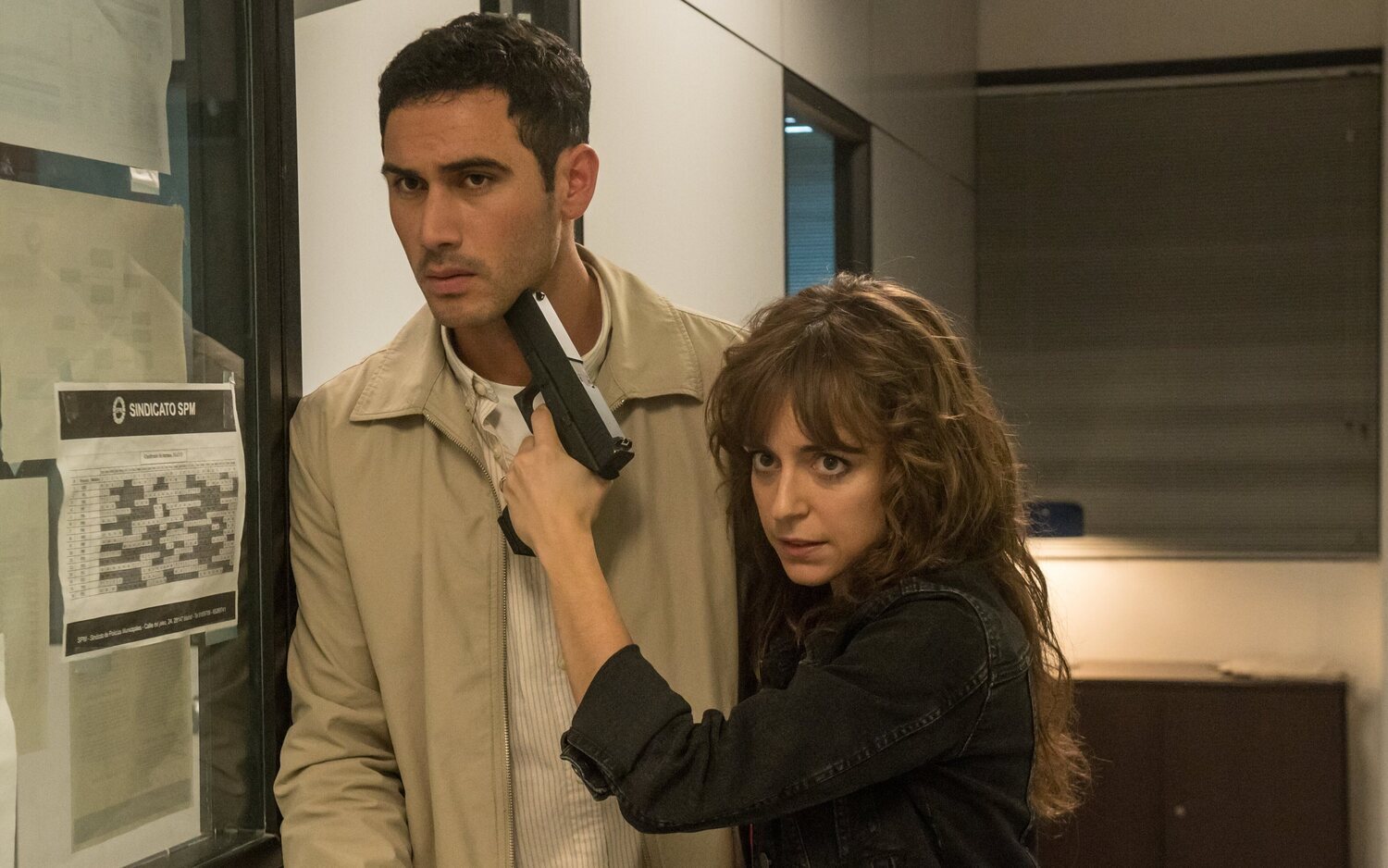 Lucía Caraballo y Alejandro Speitzer protagonizan 'La maleta'
