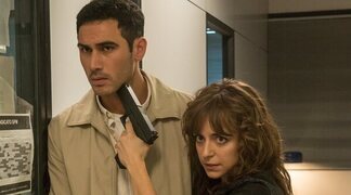 El truco de Laura para liarse con Nacho en este clip exclusivo de 'La maleta'