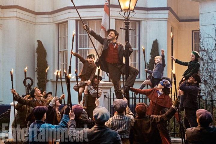 Lin-Manuel Miranda cantando en 'El regreso de Mary Poppins'