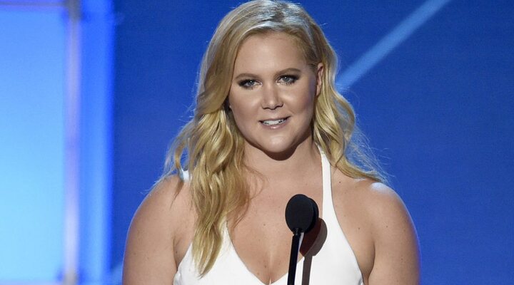 Amy Schumer en los Premios Critics Choice Awards 2016