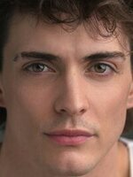 Foto de Kaden Connors, actor de El otro París