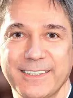 Foto de Zareh Nalbandian, productor de Enciéndeme
