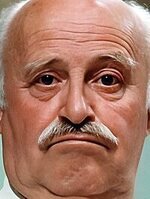 Foto de Laurence Naismith, actor de Mogambo