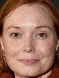  Samantha Sloyan