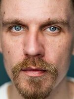 Foto de Joe Blakemore, actor de 28 años después
