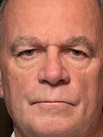 Foto de John Finn, actor de City Hall