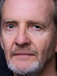 Anton Lesser
