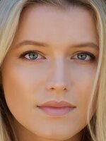 Foto de Lily Travers, actriz de Antes de ti