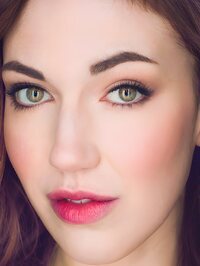  Emily Weider