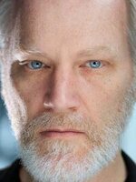 Foto de Brian Caspe, actor de El catcher espía