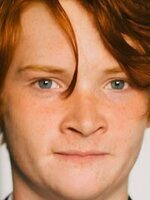 Foto de Luke Spencer Roberts, actor de Bajo sospecha