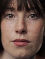 Foto de Niamh Finlay, actriz de Jurassic World: El renacer