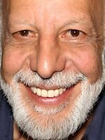Foto de Erick Avari, actor de Siempre a tu lado. Hachiko