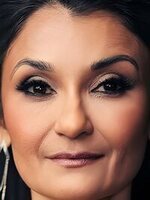 Foto de Anjali Bhimani, actriz de Confesiones de una compradora compulsiva