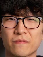 Foto de Paul Kim, actor de Superman