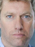 Foto de Stephen Beckett, actor de Un abril encantado