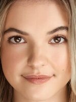 Foto de Madison MacIsaac, actriz de Nadie 2