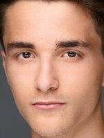 Foto de Ryan David Younes, actor de Nadie 2