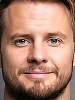 Foto de Bobby Holland Hanton, actor de Los ilusionistas 3