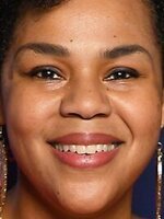 Foto de Desiree Burch, actriz de Un castillo por Navidad
