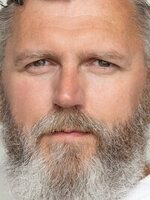 Foto de Stephen Oswald, actor de Un castillo por Navidad