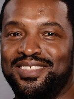 Foto de Roger Cross, actor de Tron 3