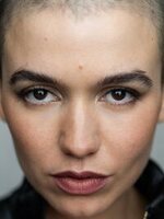 Foto de Flavia Watson, actriz de Anniversary