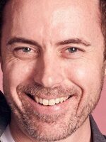 Foto de John Patton Ford, director de How to Make a Killing