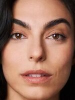 Foto de Christina Mavronas, actor de La familia McMullen