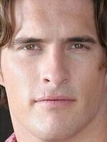 Foto de Erik Aude, actor de Being Charlie