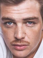 Foto de David Schütter, actor de The Tiger (El Tanque)