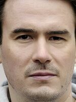 Foto de Tilman Strauss, actor de The Tiger (El Tanque)