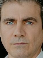 Foto de Michael A. Newcomer, actor de Gente que conocemos en vacaciones