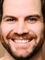 Foto de Brent Bailey, actor de The Huntsman