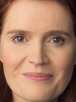 Foto de Justine Mitchell, actriz de Rosas rojas