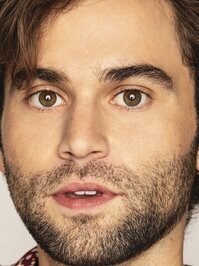 Jake Borelli