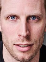 Foto de Samuel Oatley, actor de Fuze